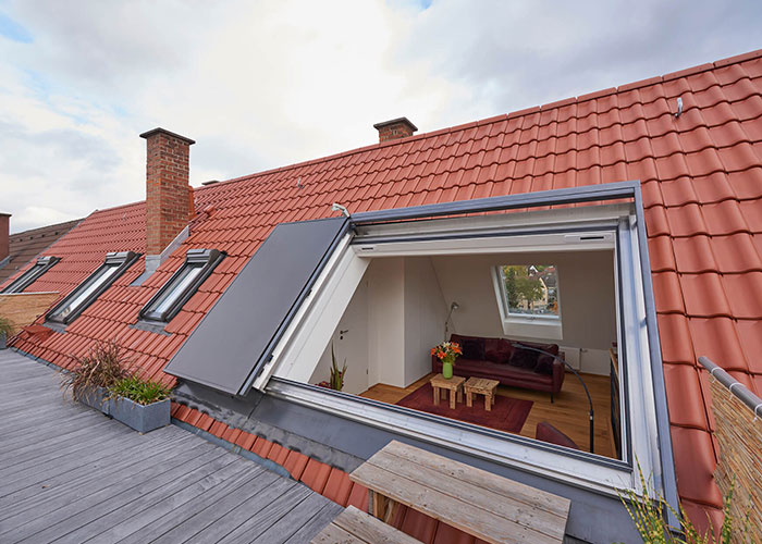 Pose de fenêtre de toit Velux à Saint-Maur-des-Fossés - Benicourt Couverture dans le Val de Marne 94